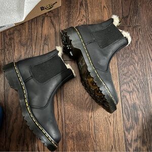 Dr Martens Leonore boots